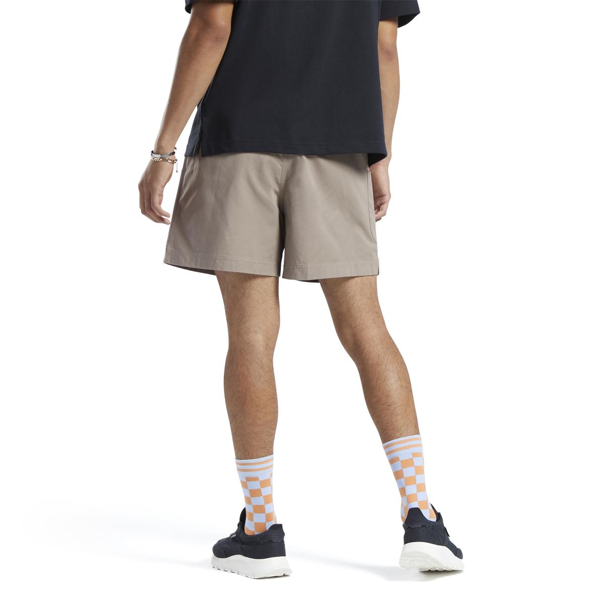 product/r/e/reebok_ht8174_4_apparel_on_model_back_view_white.jpg