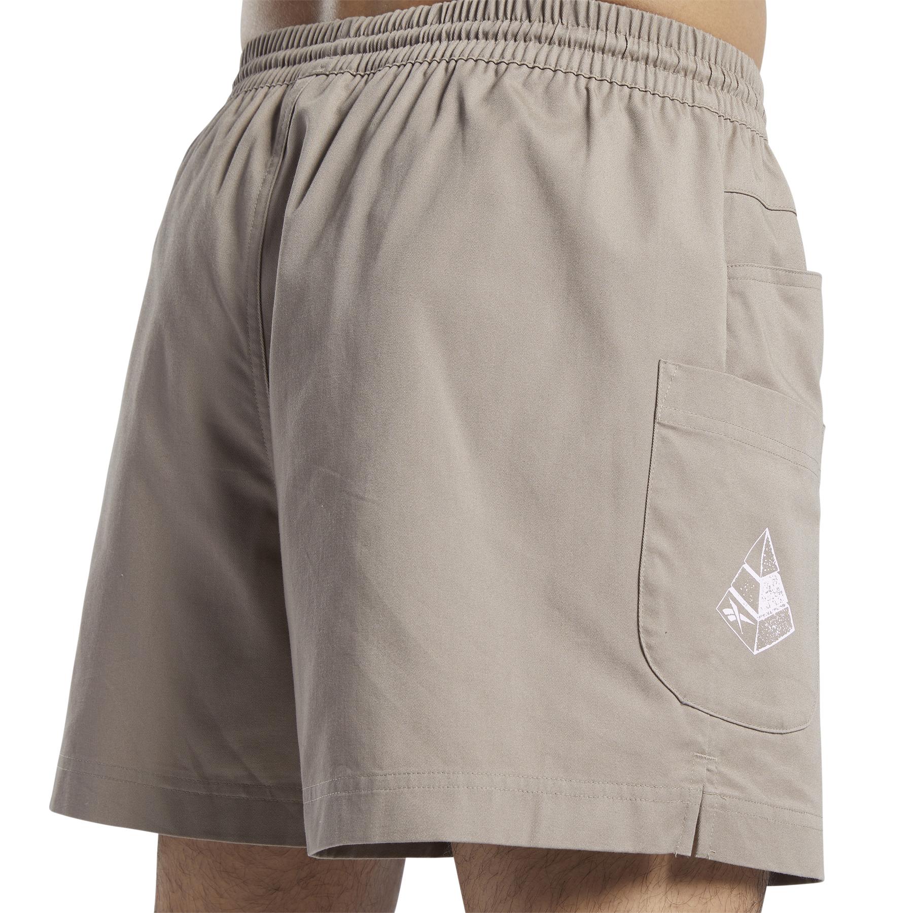 product/r/e/reebok_ht8174_8_apparel_on_model_detail_view_3_white.jpg