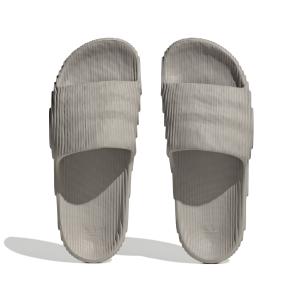 product/a/d/adidas_hq4670_3_footwear_photography_top_portrait_view_white.jpg