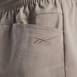 product/r/e/reebok_ht8174_7_apparel_on_model_detail_view_2_white.jpg