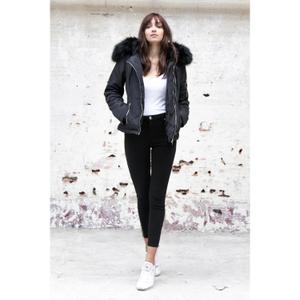 3008-blac-giacca-in-pelliccia-con-zip-donna-sixth-june-nero